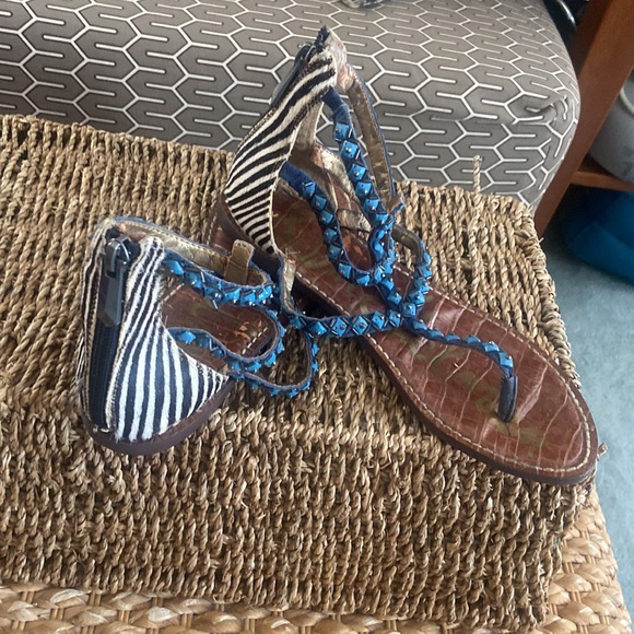 Sandals - Picture 3 of 3